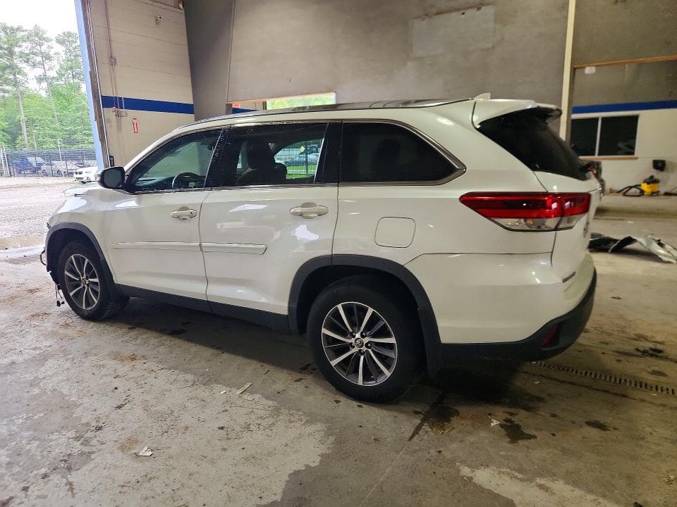 2019 TOYOTA HIGHLANDER XLE 2