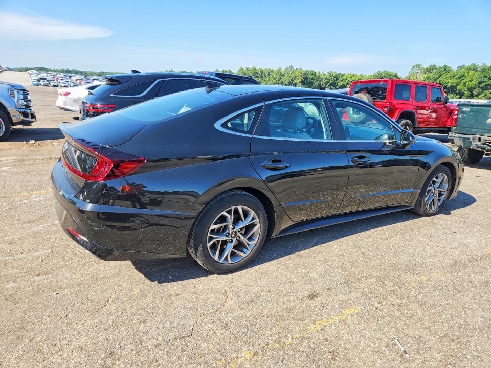 2021 HYUNDAI SONATA SEL 3