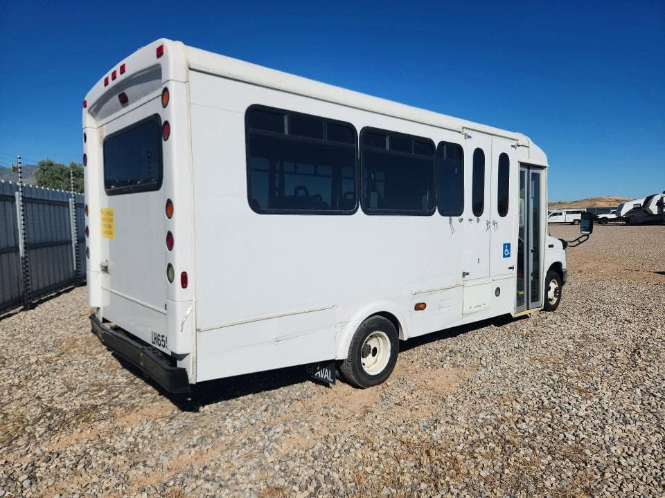 2017 FORD ECONOLINE E450 SUPER DUTY CUTAWAY VAN E450 SUPER DUTY CUTAWAY VAN 3