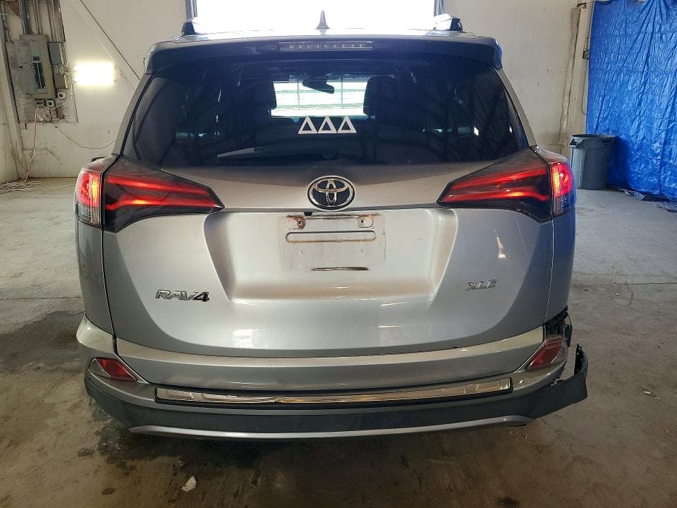 2018 TOYOTA RAV4 XLE XLE 6