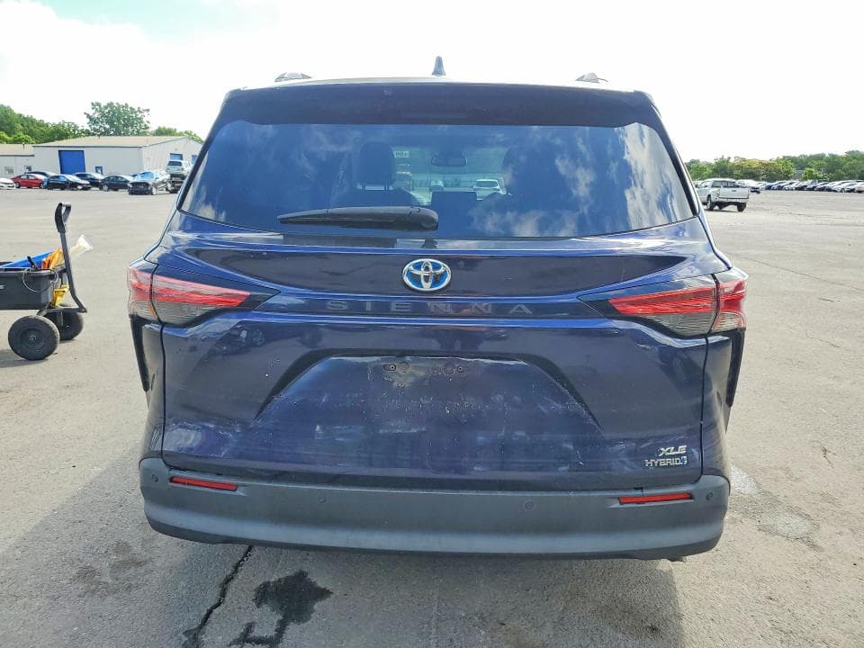 2021 TOYOTA SIENNA XLE 6