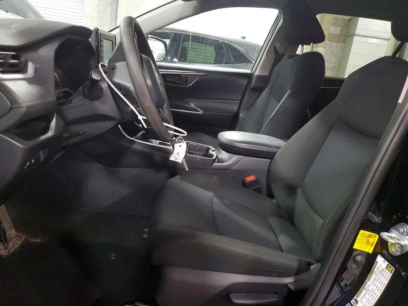 2021 TOYOTA RAV4 LE 7