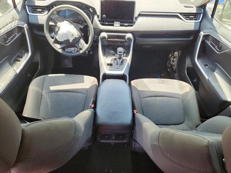 2024 TOYOTA RAV4 LE LE 8