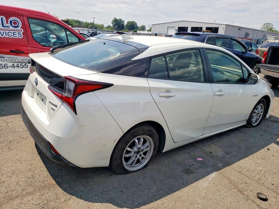 2019 TOYOTA PRIUS XLE AWD-E 3