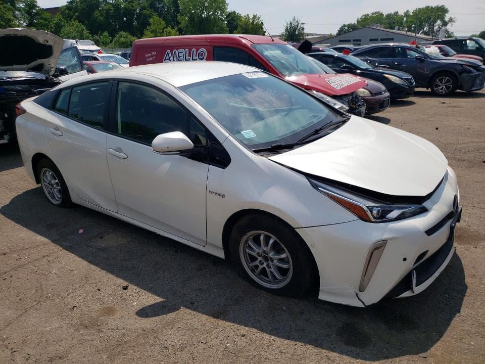 2019 TOYOTA PRIUS XLE AWD-E 4