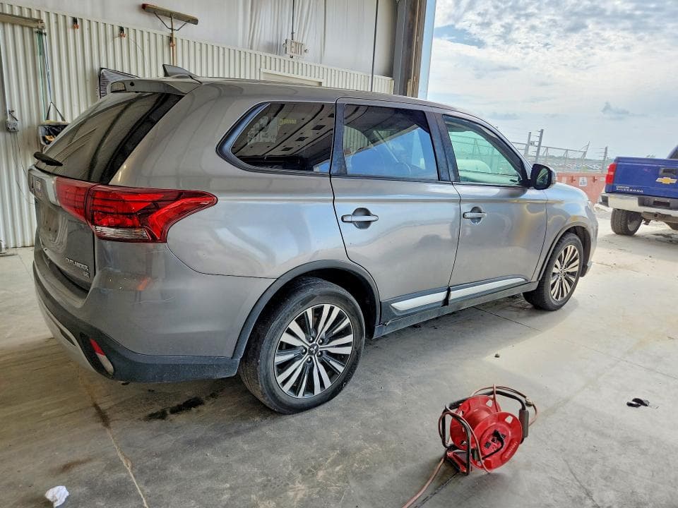 2019 MITSUBISHI OUTLANDER SE 3