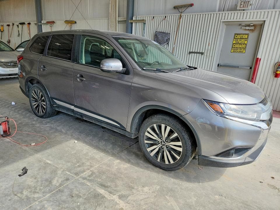 2019 MITSUBISHI OUTLANDER SE 4