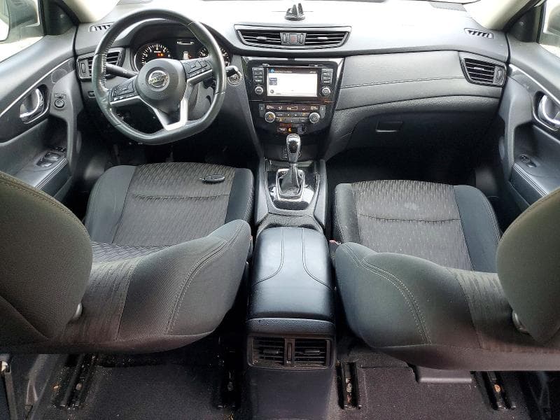 2017 NISSAN ROGUE SV 8