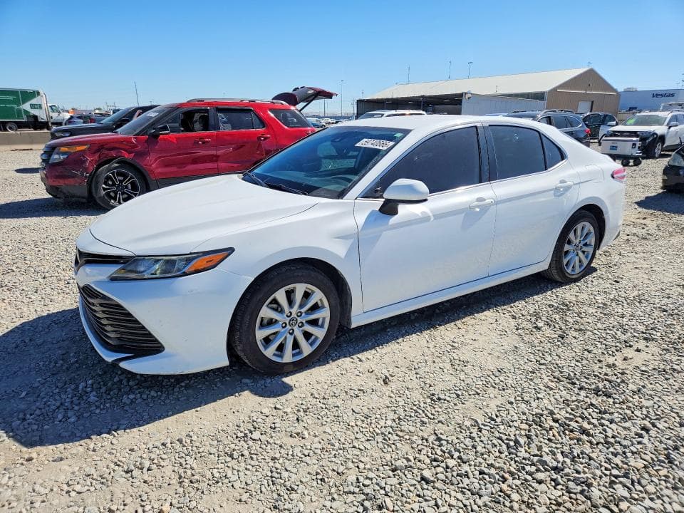 2019 TOYOTA CAMRY LE - 1