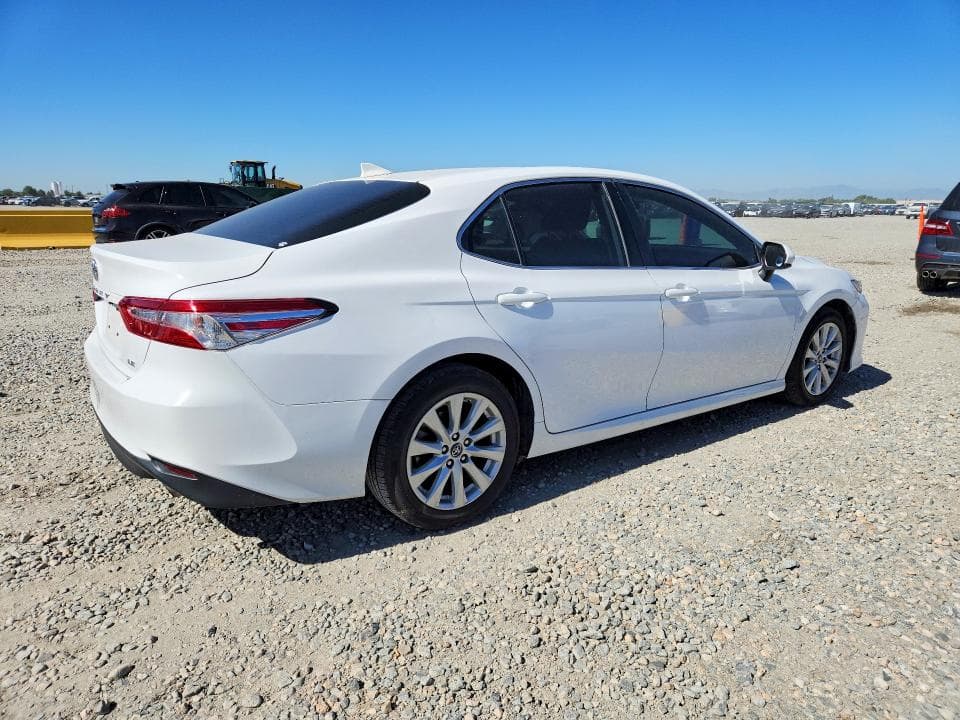2019 TOYOTA CAMRY LE 3