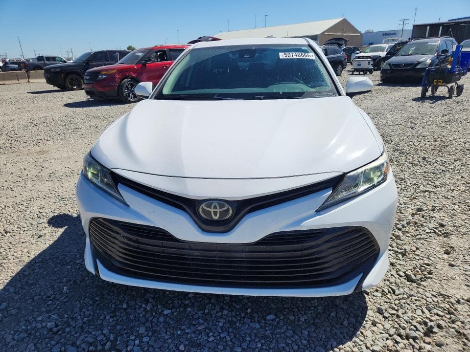 2019 TOYOTA CAMRY LE 5
