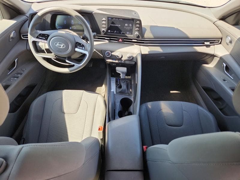 2024 HYUNDAI ELANTRA SE 8