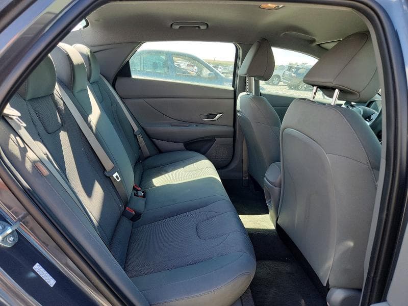 2024 HYUNDAI ELANTRA SE 10