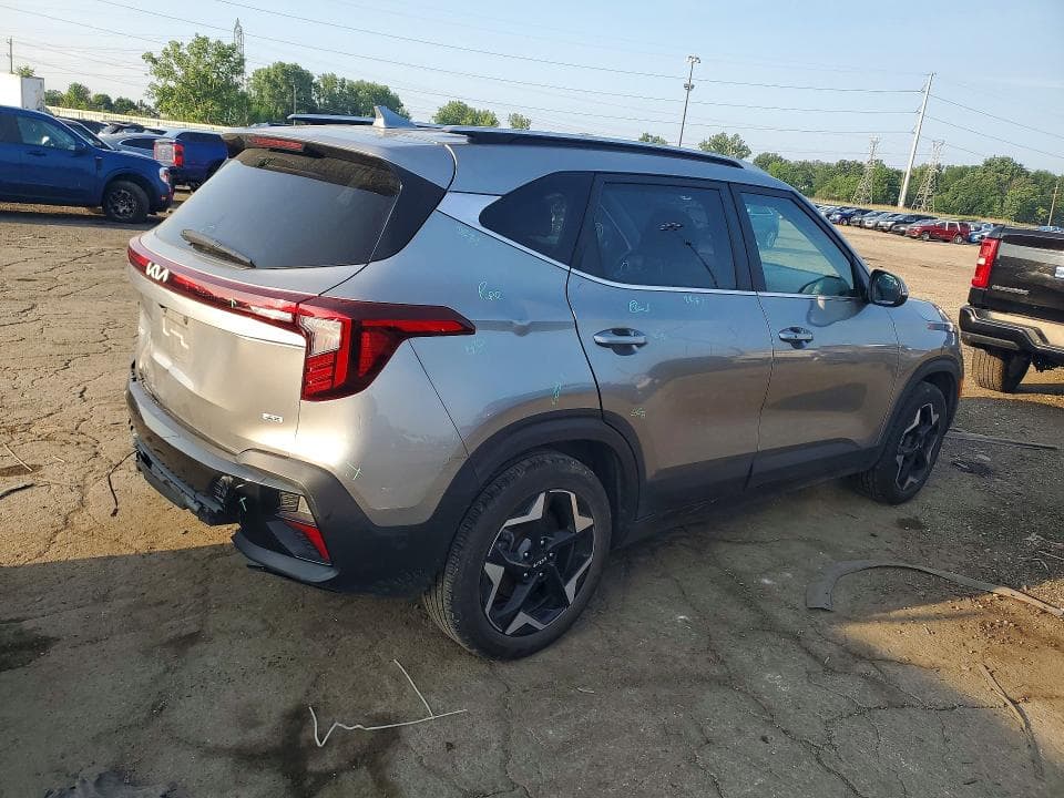 2024 KIA SELTOS EX 3