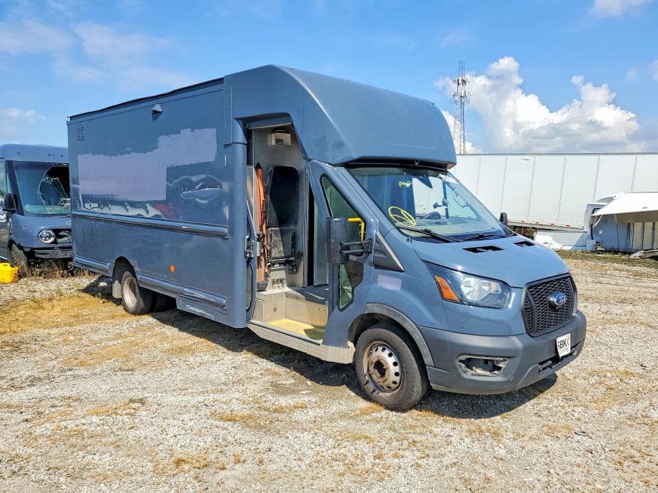 2021 FORD TRANSIT DELIVERY TRUCK 4