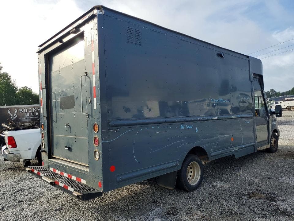 2021 FORD TRANSIT DELIVERY TRUCK 3