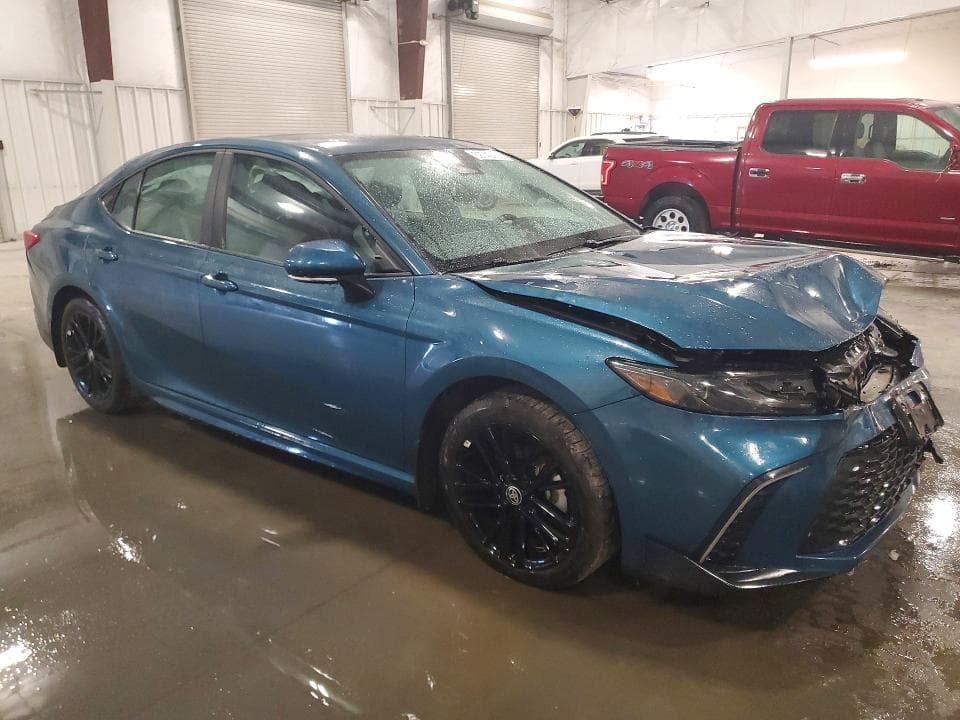 2025 TOYOTA CAMRY SE 4