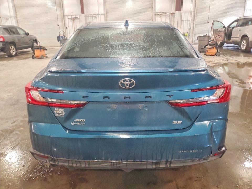 2025 TOYOTA CAMRY SE 6