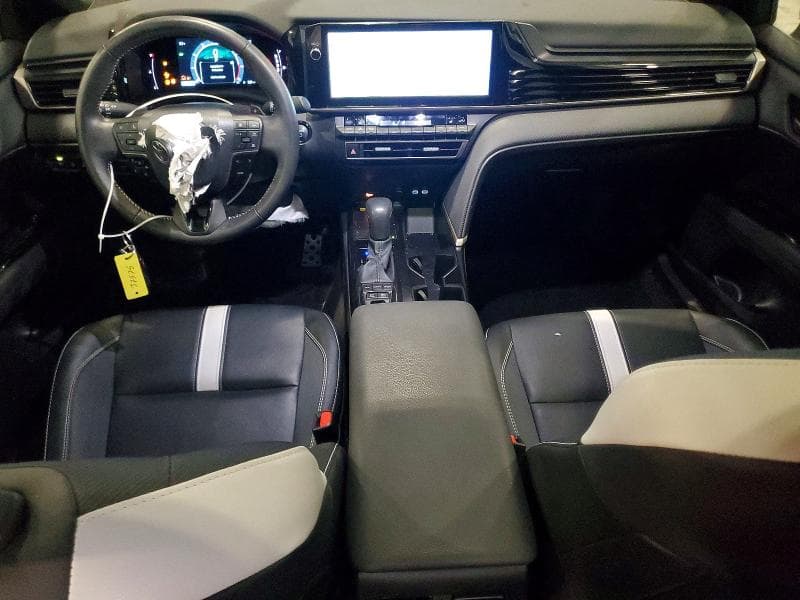 2025 TOYOTA CAMRY SE 8