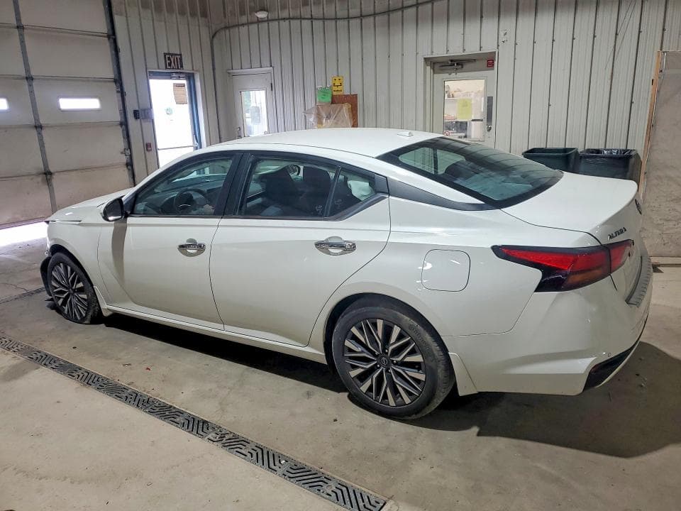 2023 NISSAN ALTIMA SV 3