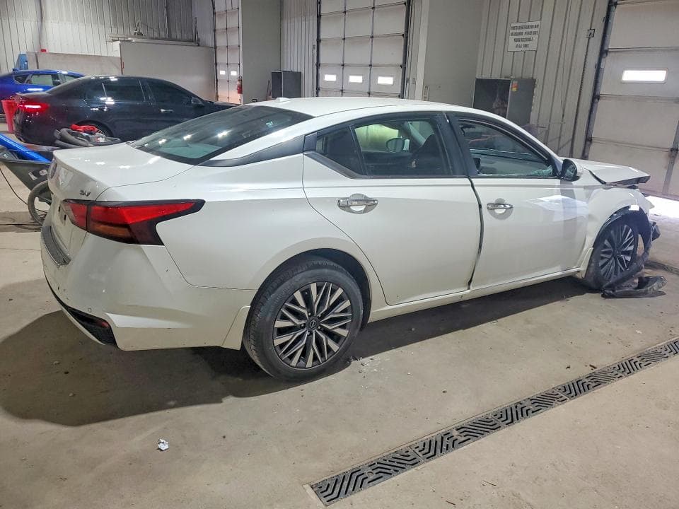2023 NISSAN ALTIMA SV 5