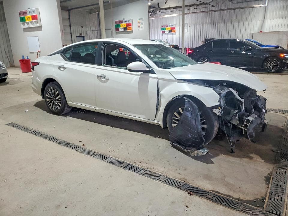 2023 NISSAN ALTIMA SV 8
