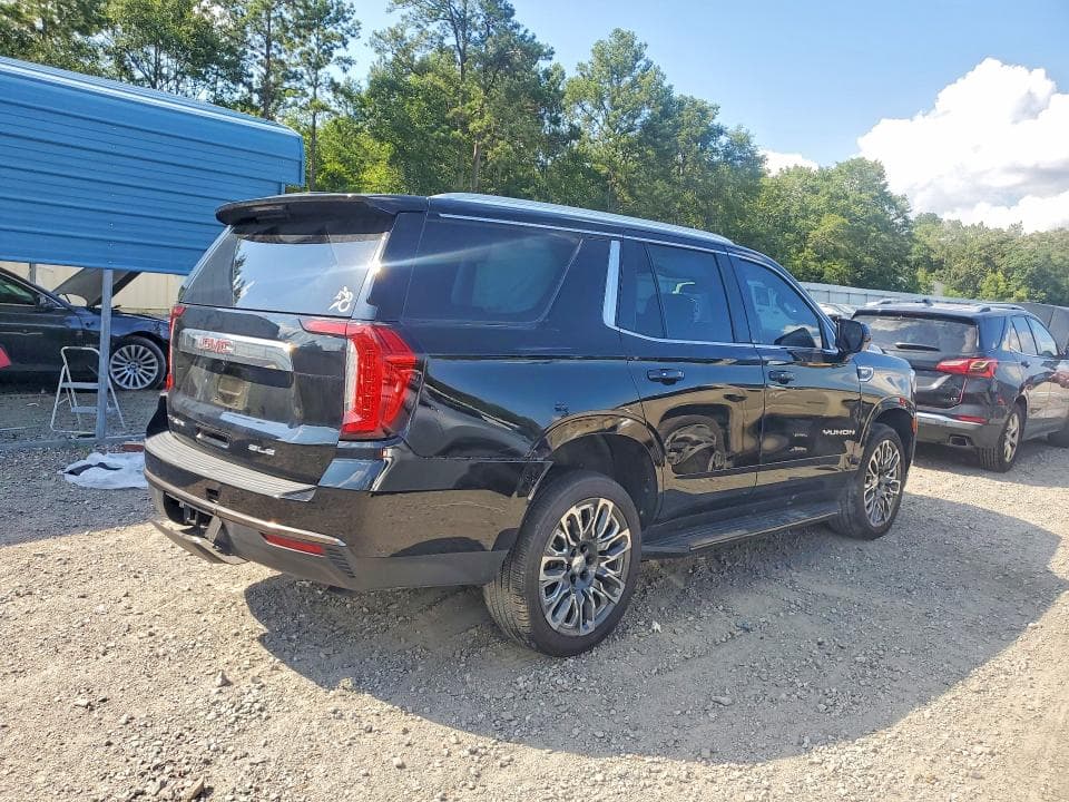 2021 GMC YUKON SLE 3