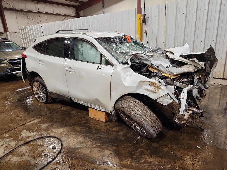 2024 TOYOTA VENZA LIMITED 4