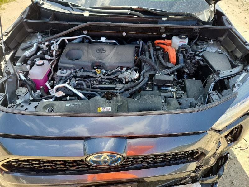 2024 TOYOTA RAV4 PRIME XSE 12