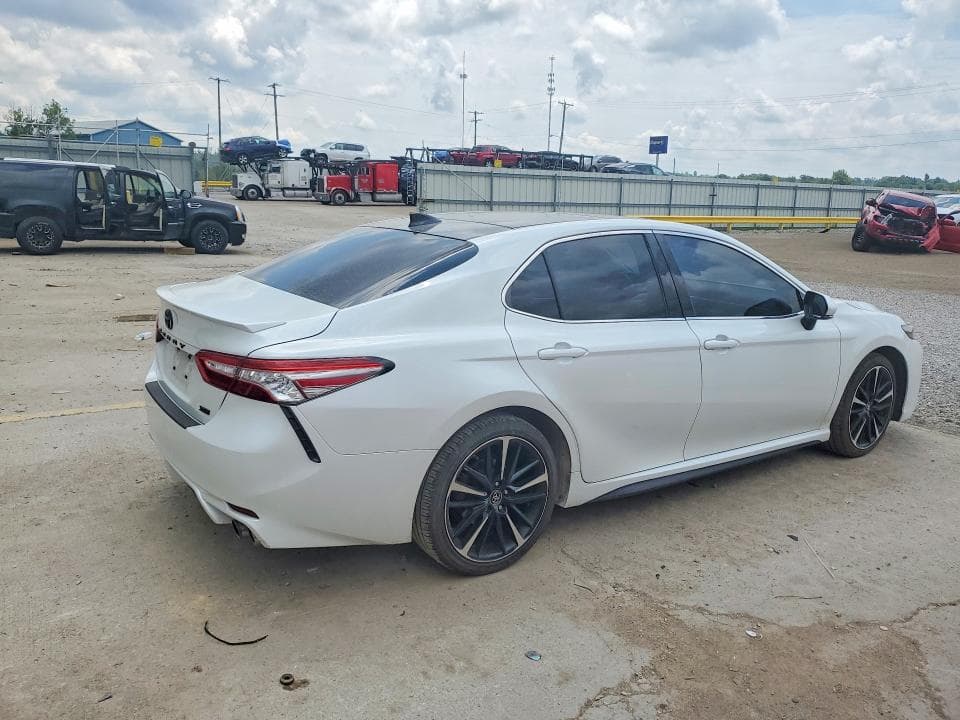 2019 TOYOTA CAMRY 3