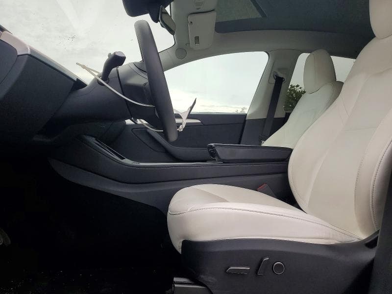 2025 TESLA MODEL Y 7