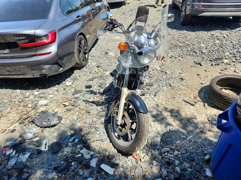 1986 HONDA VT1100 C 2