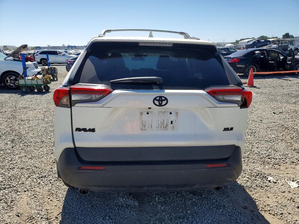 2021 TOYOTA RAV4 XLE PREMIUM 6
