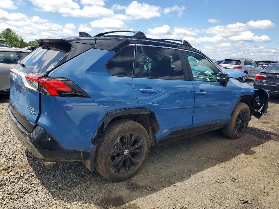 2024 TOYOTA RAV4 XSE 3