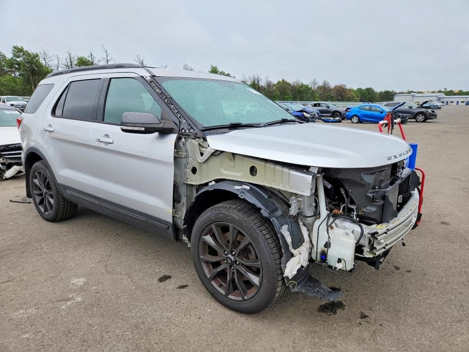 2019 FORD EXPLORER XLT 4