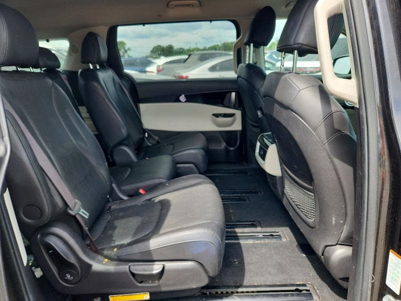 2022 KIA CARNIVAL EX 11