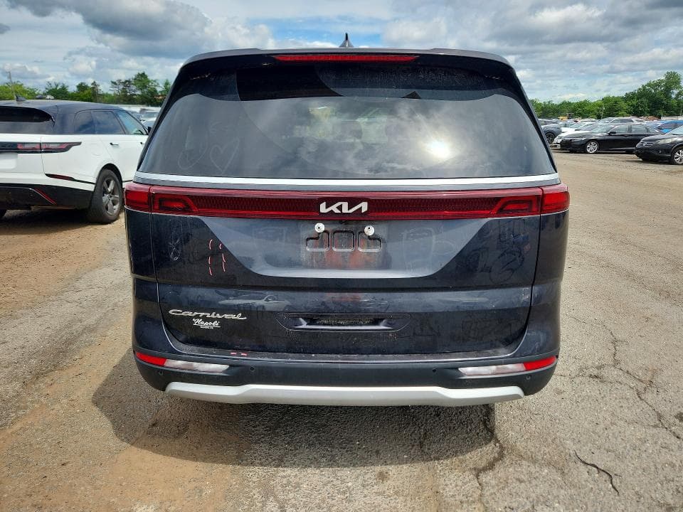 2022 KIA CARNIVAL EX 6