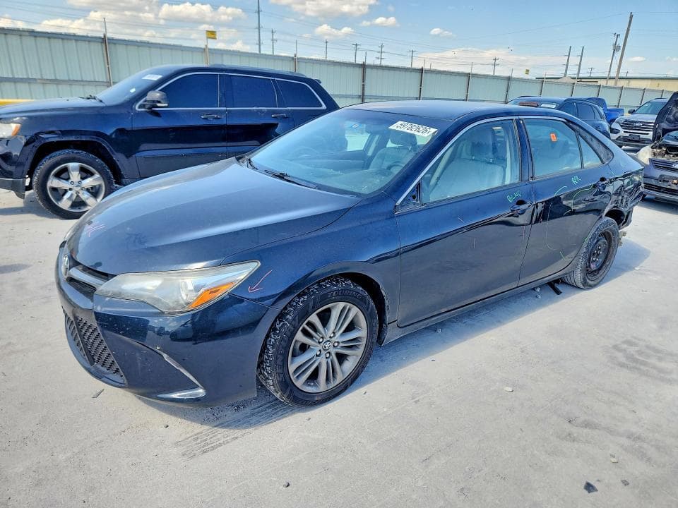 2017 TOYOTA CAMRY SE - 1