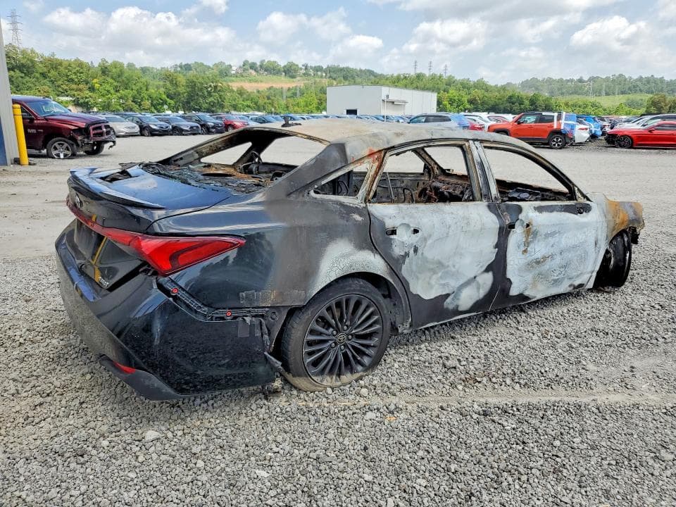2021 TOYOTA AVALON XSE 3