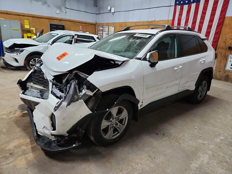 2022 TOYOTA RAV4 XLE