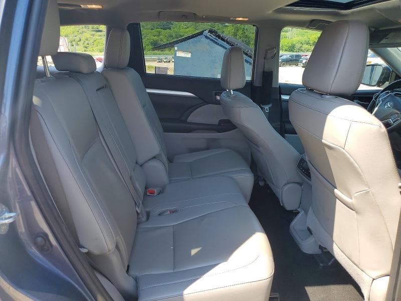 2019 TOYOTA HIGHLANDER XLE 11