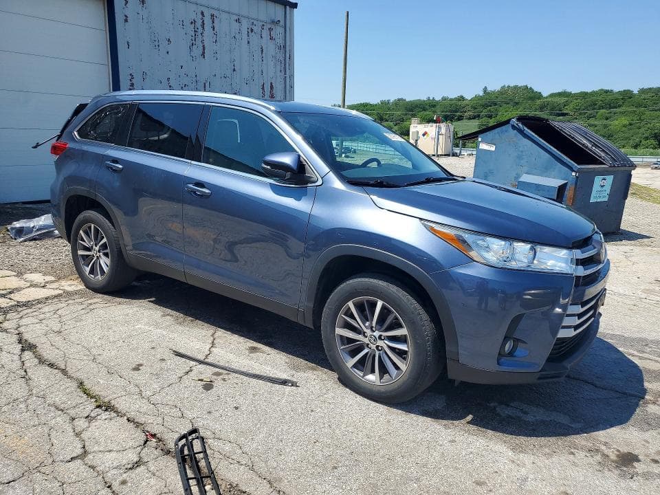 2019 TOYOTA HIGHLANDER XLE 4
