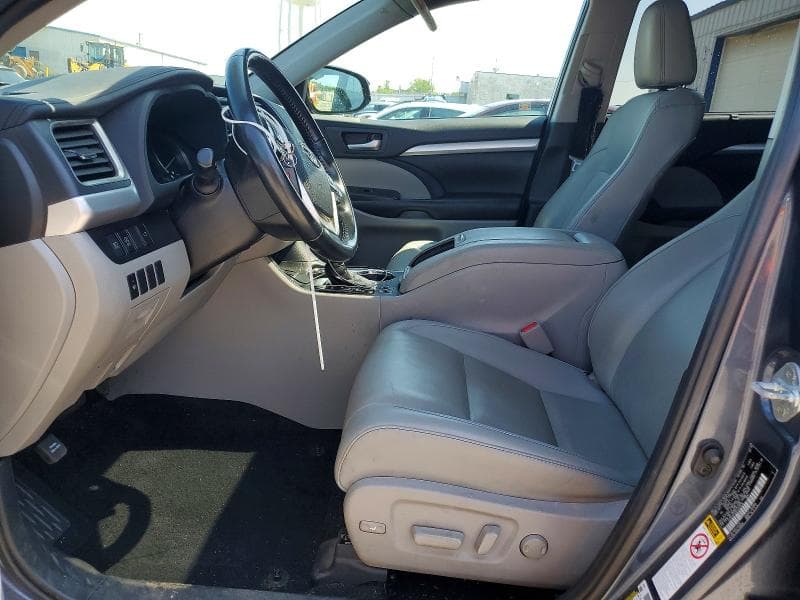 2019 TOYOTA HIGHLANDER XLE 7