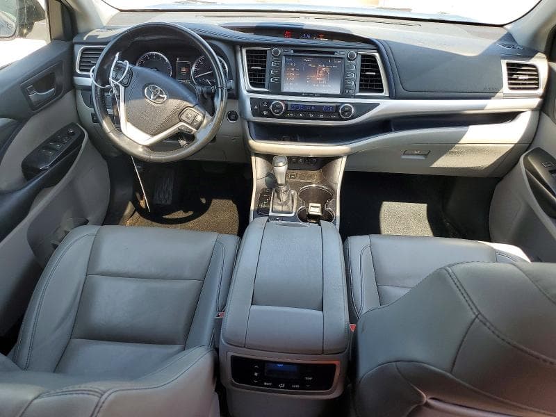 2019 TOYOTA HIGHLANDER XLE 8