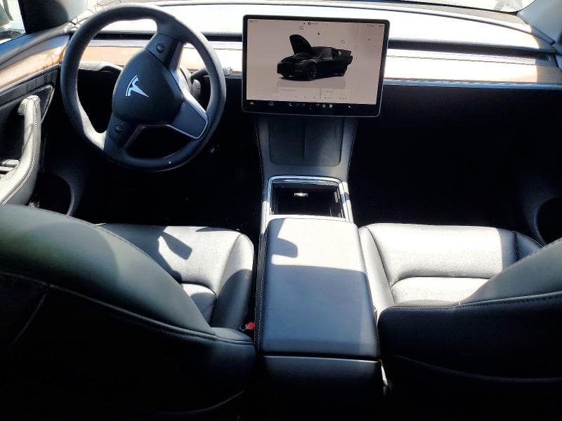 2023 TESLA MODEL Y 8