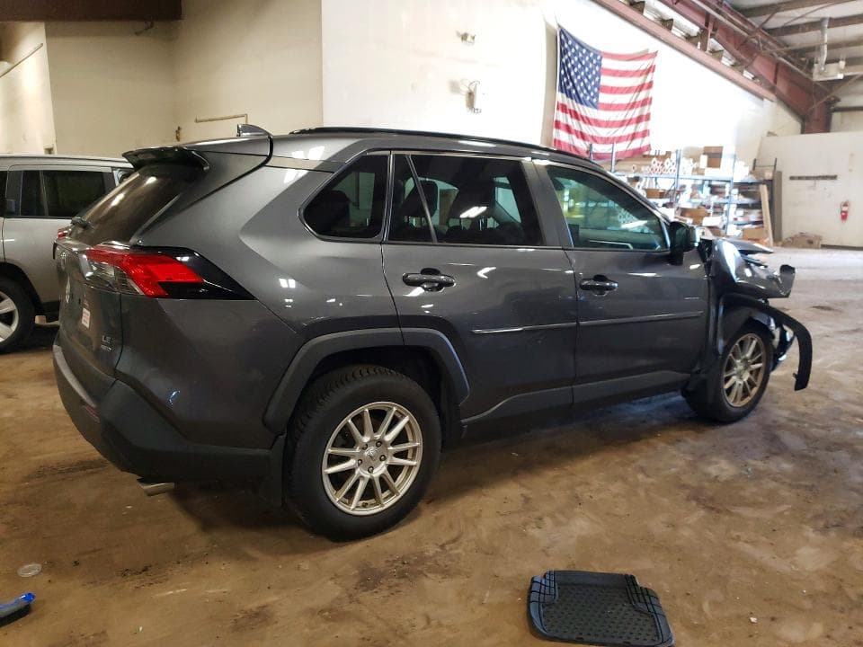 2020 TOYOTA RAV4 LE 3
