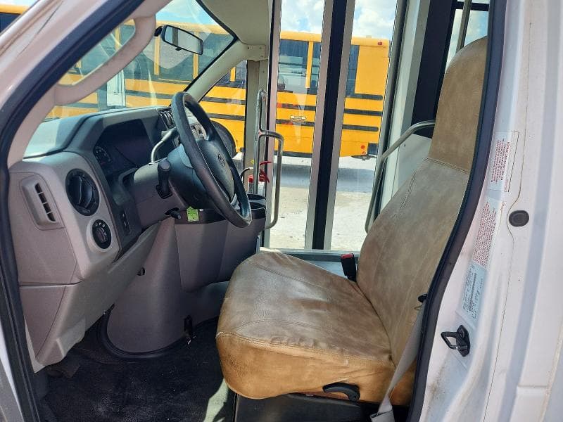 2017 FORD ECONOLINE E450 SUPER DUTY CUTAWAY VAN 5