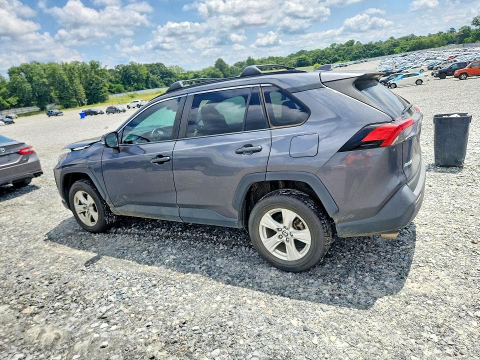 2021 TOYOTA RAV4 XLE 2
