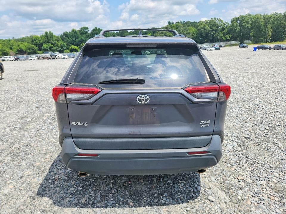 2021 TOYOTA RAV4 XLE 6