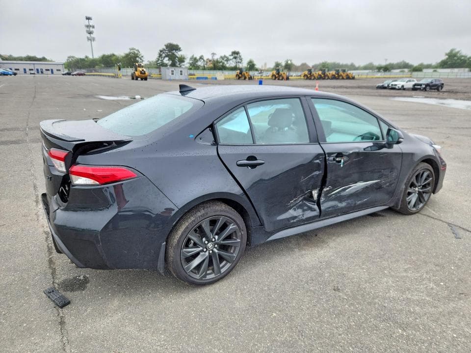 2025 TOYOTA COROLLA SE 3